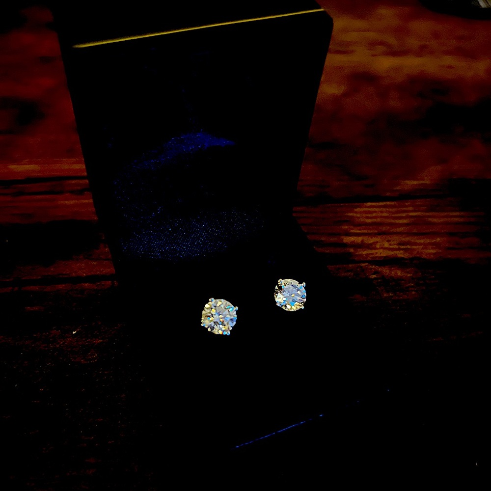 Lab Grown Vs1-Vs2 Diamond Stud Earrings
